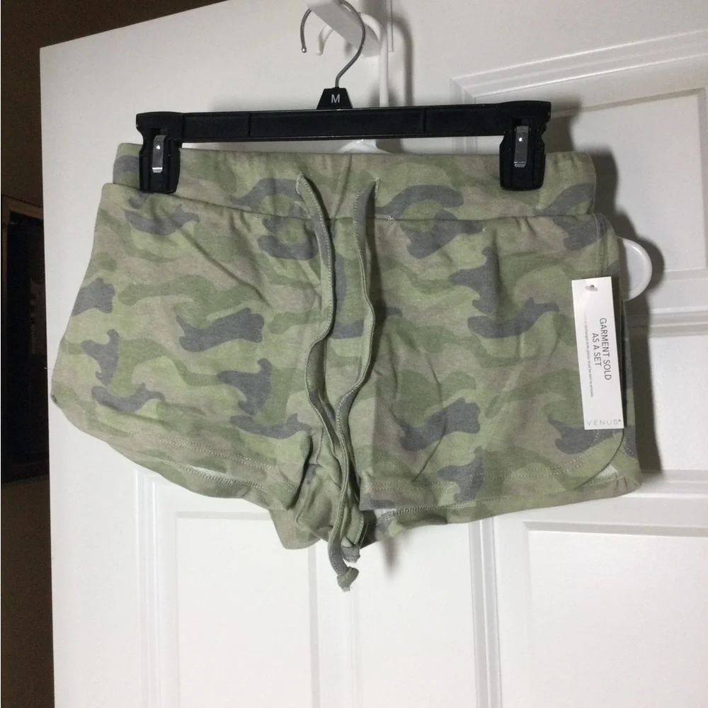 Lounge Hoodie Shorts Set - Picture 9 of 11